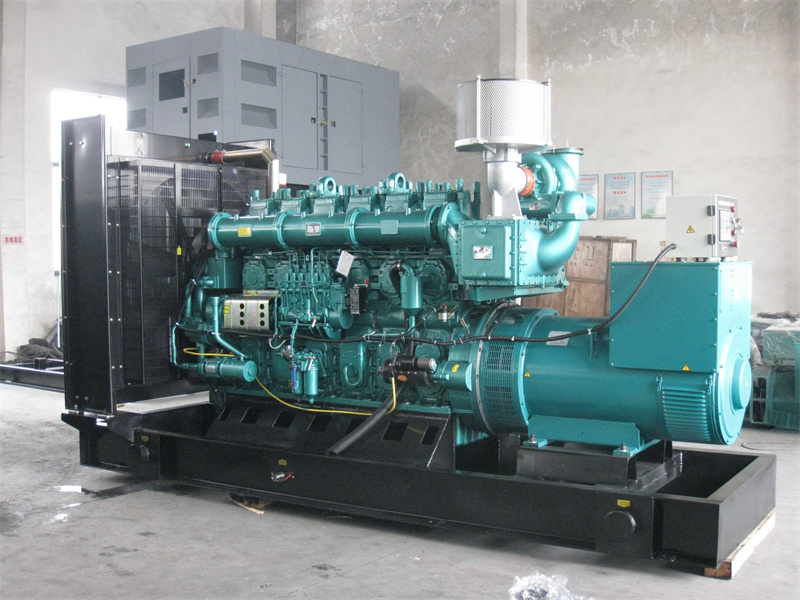 兴文200KW 柴油发电机的油耗是多少?